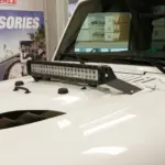 Halter für 20" Led-Lightbars auf der Motorhaube