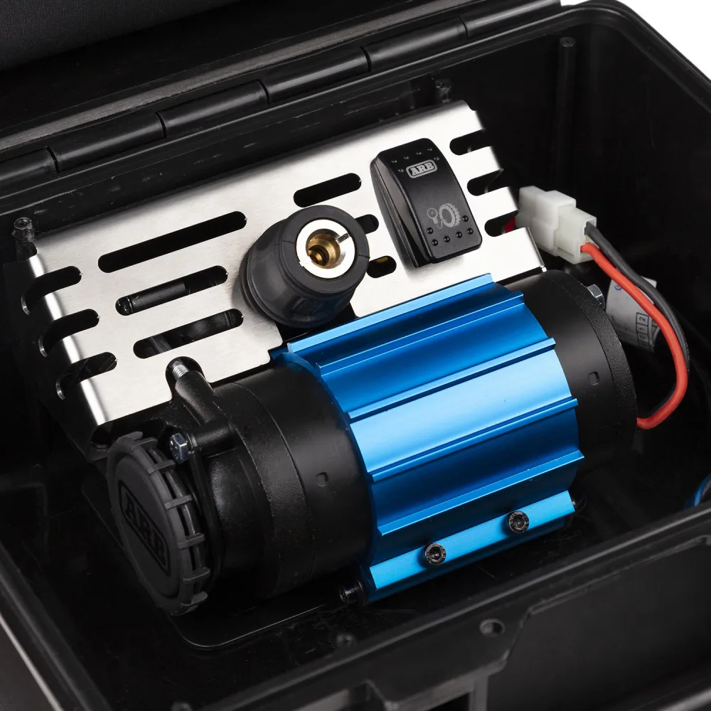 ARB CKMP V2 12-Volt-Kompressor im Koffer mit Zubehör und 7 m Luftschlauch