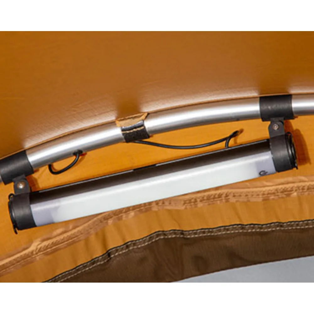 ARB Touring Tent Light 12V LED-Zeltlampe für 25mm Gestänge mit USB und 12V-Buchse