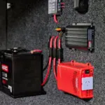 REDARC Core25 BCDCN1225 DC-Batterieladegerät 12V 25A für Kabine und Hardtop