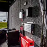 REDARC Core25 BCDCN1225 DC-Batterieladegerät 12V 25A für Kabine und Hardtop