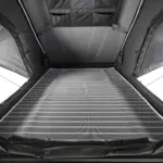 Alu Hartschalen Dachzelt CUMARU XP 135 All Black - Komfort-Hybridmatratze