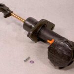 Kupplungsgeberzylinder (am Pedal), 2.5-L. + 4.0-L., YJ, 94 - 95