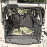 Rugged Ridge C3 Cargo Covers - C3 Kofferraumabdeckung Jeep Wrangler JK 07-14 vier Türer mit Subwoofer
