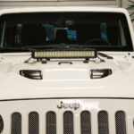 Halter für 20" Led-Lightbars auf der Motorhaube