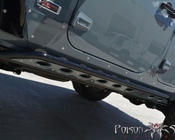 Poison Spyder Flankenschutz Rocker Knocker 4 Türer mit TÜV Body Mounted Jeep JK 07-18