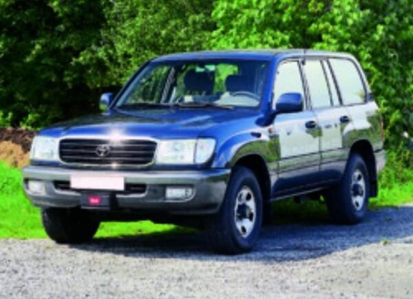 Windenanbausatz "Hidden" Toyota Landcruiser J100 -02