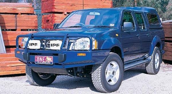 ARB-WINDENSTOSSSTANGE NISSAN D22 '02- MIT AIRBAG U.VERBREITERUNGEN