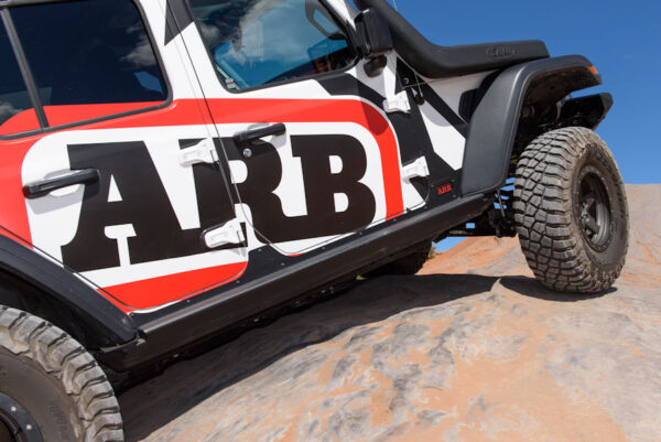 ARB-ROCK SLIDERS JEEP WRANGLER JL 4-TÜRER, SCHWARZ
