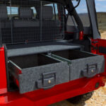 MONTAGEKIT OUTBACK SCHUBLADE JEEP JK -'14, 4-TRG, MIT SEITLICHEN SUBWOOFER