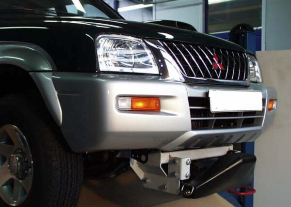 MONTAGERAHMEN L200, 02/02 - 03/06 NUR MIT FRONTTEIL ZU VERWENDEN