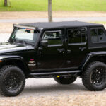 Bestop Trektop Pro Hybrid in Black Twill (-17) für den Jeep Wrangler JK 4-Türer.