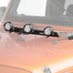 Rugged Ridge Light Bar Halterung incl. 3 runden 3,5" LED Scheinwerfern schwarz für die Motorhaube Wrangler 07-18