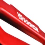 Aluminiumseilfenster Warrior rot mit silberfarbenem Logo