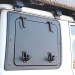 Front Runner Aluminium Gullwing Fenster (rechte Seite) für den Toyota Land Cruiser 70